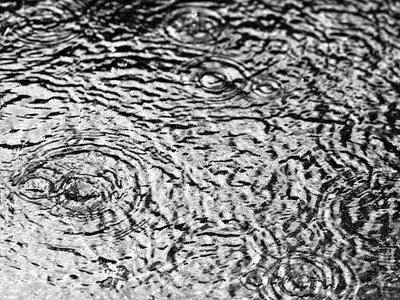 From extreme rainfalls to flood risk assessment