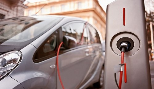Sustainable mobility: how to foster electric cars sales and reduce CO2 emissions?