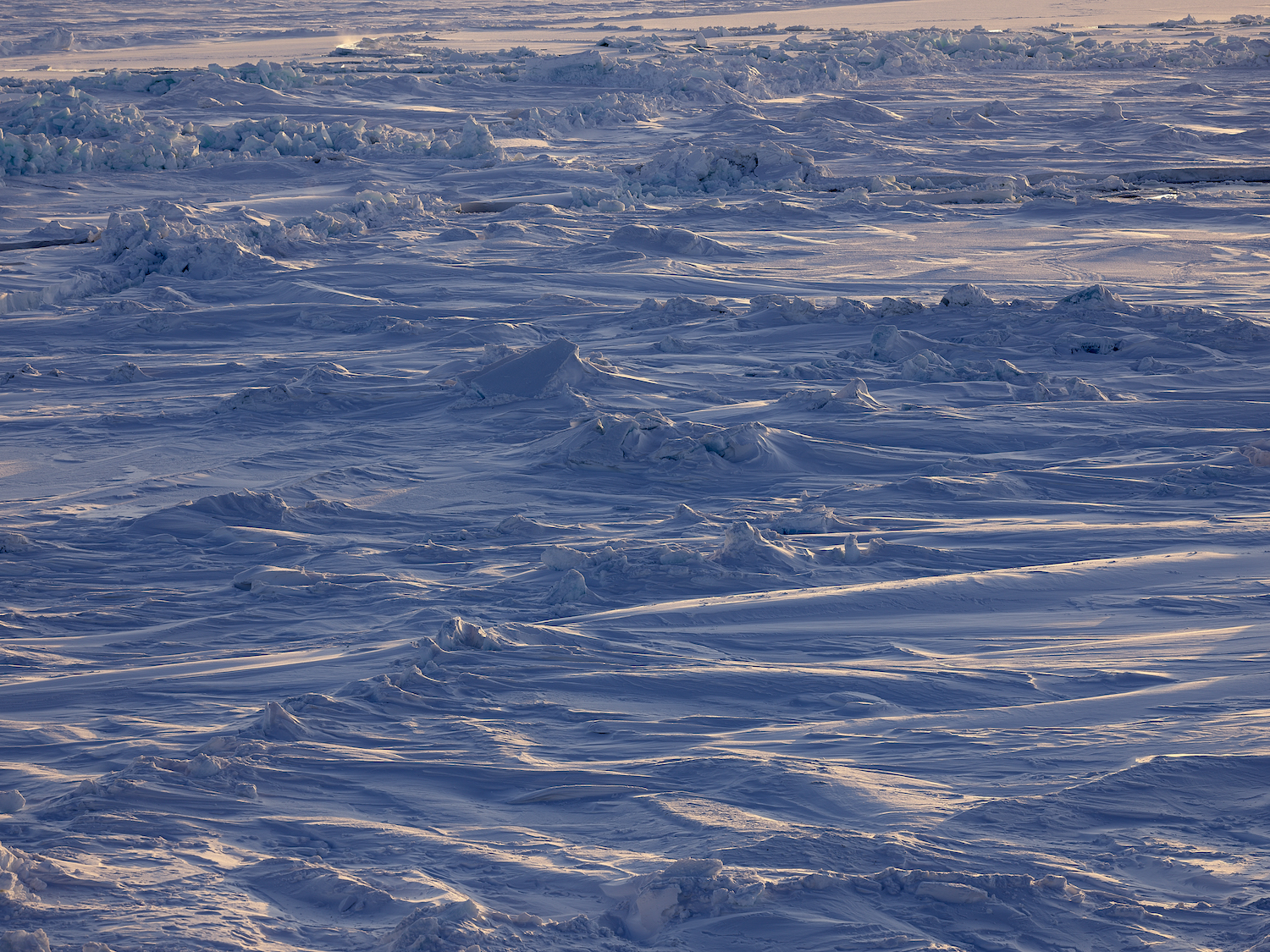 Sea ice: new understanding on the winter heat conduction problem