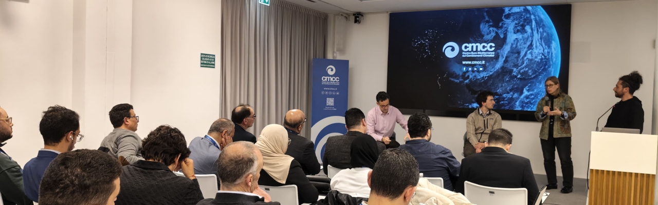 persone in sala meeting CMCC